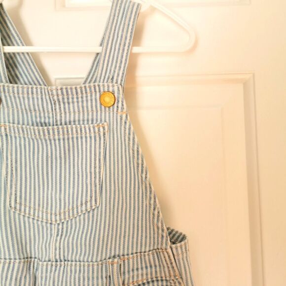 2/$30 Old Navy Girls Jumpsuit / overalls 2T - Picture 2 of 6